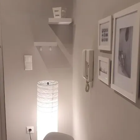 Μοντέρνο Διαμέρισμα - Stylish Appartment Loutraki Buitenkant foto