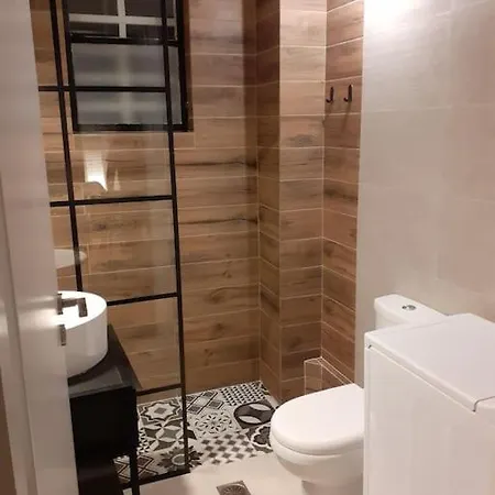Μοντέρνο Διαμέρισμα - Stylish Appartment Loutraki Buitenkant foto
