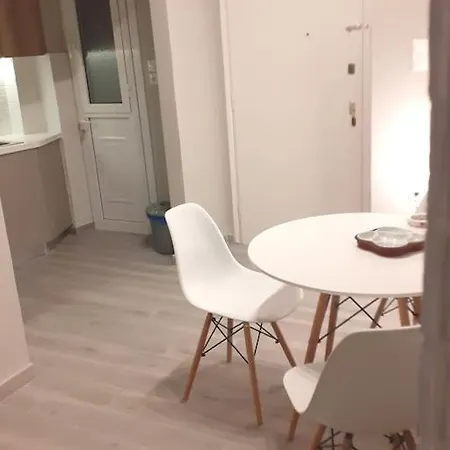Μοντέρνο Διαμέρισμα - Stylish Appartment Loutraki Buitenkant foto
